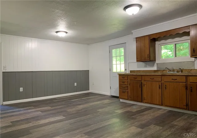 Photo 4 of Single family home for sale at 39 Clay St, Cleveland, NY 13042 | MLS# S1689765 | Listing updated on 2026-09-01