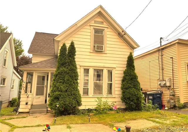 Photo 1 of Single family home for sale at 114 Vann St, Syracuse, NY 13206 | MLS# S1699874 | Listing updated on 2026-08-25