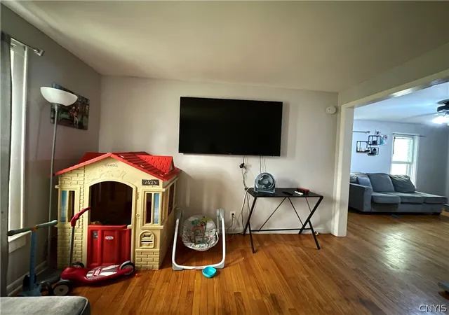 Photo 4 of Single family home for sale at 114 Vann St, Syracuse, NY 13206 | MLS# S1699874 | Listing updated on 2026-08-25