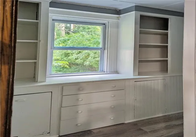 Photo 3 of Sale Pending at 183 Alameda St, Rochester, NY 14613 | MLS# R1699902 | Listing updated on 2026-08-06