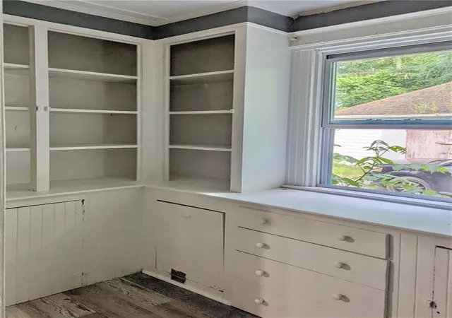 Photo 4 of Sale Pending at 183 Alameda St, Rochester, NY 14613 | MLS# R1699902 | Listing updated on 2026-08-06