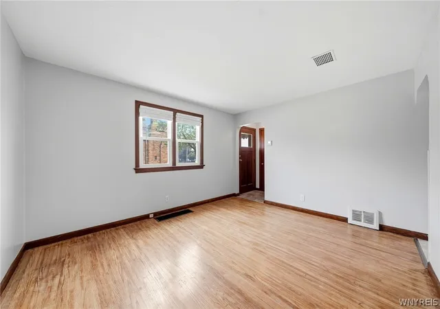 Photo 4 of Sale Pending at 29 Cowing St, Depew, NY 14043 | MLS# B1699297 | Listing updated on 2026-08-12