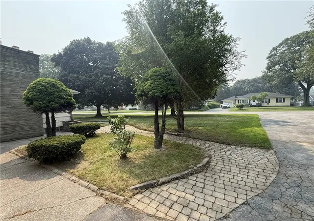 Photo 3 of Sale Pending at 483 Brookview Dr, Rochester, NY 14617 | MLS# R1697650 | Listing updated on 2026-08-31