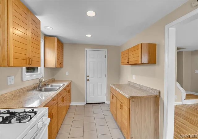 Listing Photo 4 - Condo for sale in building located at 4529 Union Rd, Buffalo, NY 14225