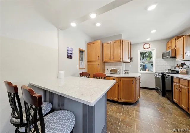 Photo 4 of Sale Pending at 37 Anderson Pl, Hamburg, NY 14075 | MLS# B1699594 | Listing updated on 2026-08-27