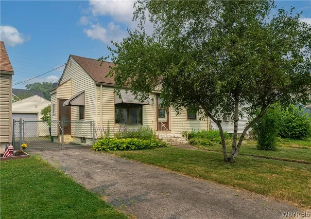Photo 2 of Sale Pending at 358 Taunton Pl, Buffalo, NY 14216 | MLS# B1700047 | Listing updated on 2026-09-08