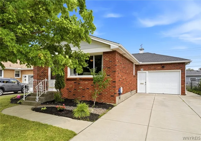 Photo 1 of Sale Pending at 29 Bay Ln, Buffalo, NY 14225 | MLS# B1699689 | Listing updated on 2026-08-21