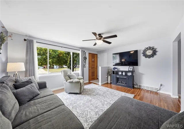 Photo 4 of Sale Pending at 29 Bay Ln, Buffalo, NY 14225 | MLS# B1699689 | Listing updated on 2026-08-21