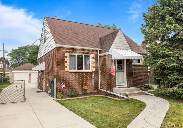 Photo 1 of Sale Pending at 95 Westland Pkwy, Buffalo, NY 14225 | MLS# B1699769 | Listing updated on 2026-08-17
