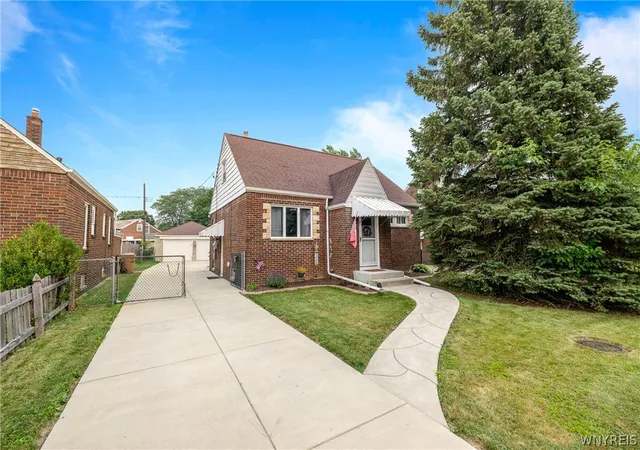 Photo 2 of Sale Pending at 95 Westland Pkwy, Buffalo, NY 14225 | MLS# B1699769 | Listing updated on 2026-08-17