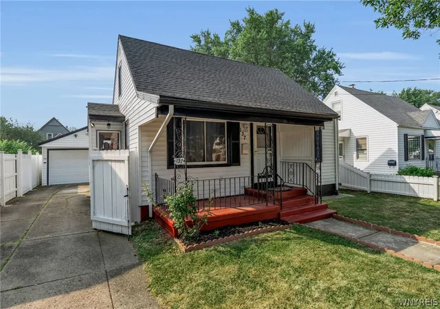 Photo 3 of Sale Pending at 137 Koester St, Buffalo, NY 14220 | MLS# B1699432 | Listing updated on 2026-09-10