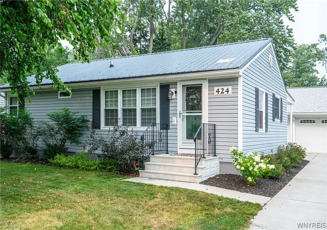 Photo 1 of Sale Pending at 424 Sunset Dr, Hamburg, NY 14075 | MLS# B1700216 | Listing updated on 2026-08-17
