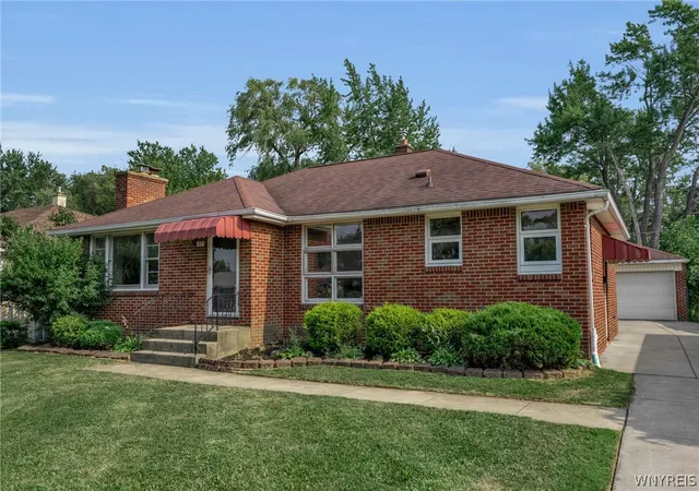 Photo 1 of Sale Pending at 17 Siegfried Dr, Buffalo, NY 14221 | MLS# B1699959 | Listing updated on 2026-08-06