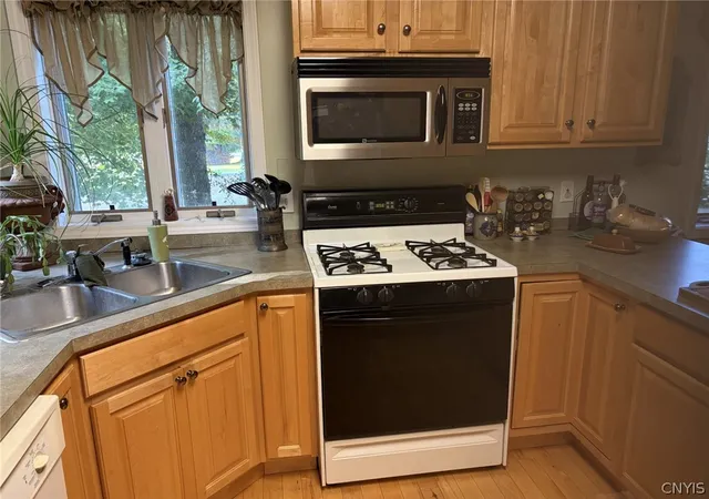 Photo 2 of Single family home for sale at 3273 Walden Oaks Blvd, Cortland, NY 13045 | MLS# S1699707 | Listing updated on 2026-09-19
