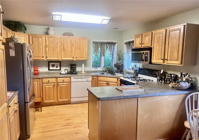 Photo 3 of Single family home for sale at 3273 Walden Oaks Blvd, Cortland, NY 13045 | MLS# S1699707 | Listing updated on 2026-09-19