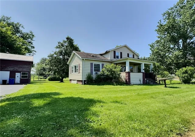 Photo 2 of Single family home for sale at 3662 Knowlesville Rd, Albion, NY 14411 | MLS# R1699382 | Listing updated on 2026-09-09
