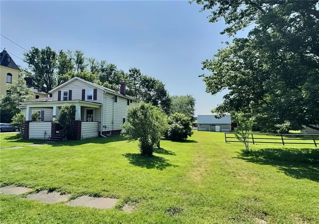Photo 3 of Single family home for sale at 3662 Knowlesville Rd, Albion, NY 14411 | MLS# R1699382 | Listing updated on 2026-09-09