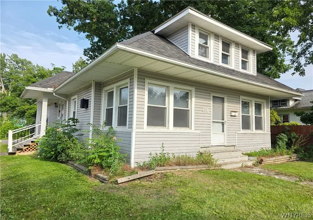 Photo 2 of Sale Pending at 651 Pasadena Ave, Niagara Falls, NY 14304 | MLS# B1700298 | Listing updated on 2026-08-22