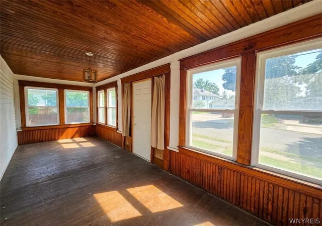 Photo 3 of Sale Pending at 651 Pasadena Ave, Niagara Falls, NY 14304 | MLS# B1700298 | Listing updated on 2026-08-22