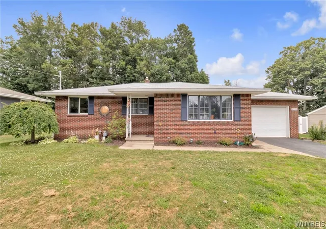 Photo 1 of Single family home for sale at 4294 Beetow Dr, Hamburg, NY 14075 | MLS# B1699475 | Listing updated on 2026-08-30