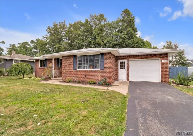 Photo 2 of Single family home for sale at 4294 Beetow Dr, Hamburg, NY 14075 | MLS# B1699475 | Listing updated on 2026-08-30