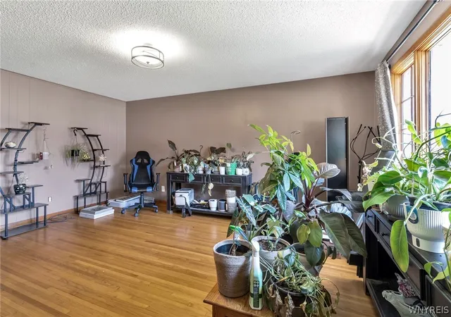 Photo 3 of Single family home for sale at 4294 Beetow Dr, Hamburg, NY 14075 | MLS# B1699475 | Listing updated on 2026-08-30