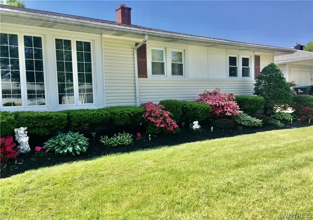 Photo 3 of Sale Pending at 113 Idlewood Dr, Tonawanda, NY 14150 | MLS# B1698161 | Listing updated on 2026-08-06