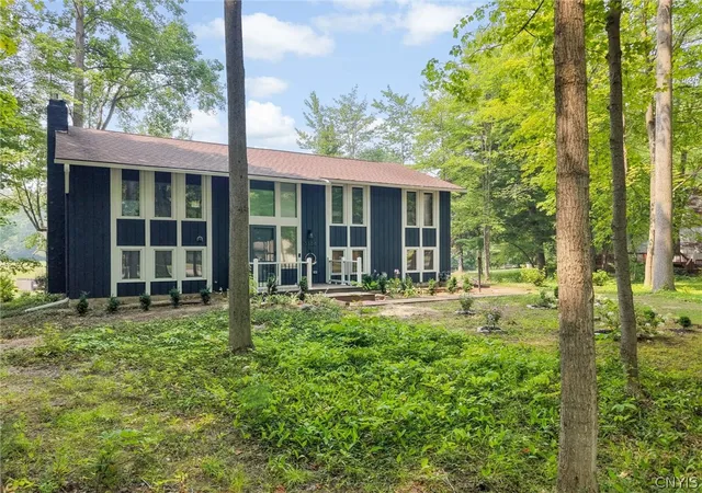 Photo 3 of Sale Pending at 3144 Timberlea, Baldwinsville, NY 13027 | MLS# S1699512 | Listing updated on 2026-08-07