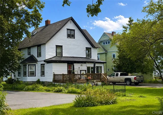 Photo 3 of Single family home for sale at 1113 Washington St, Watertown City, NY 13601 | MLS# S1700150 | Listing updated on 2026-09-03