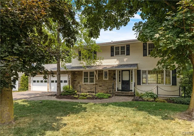 Photo 3 of Sale Pending at 125 Northwood Way, Camillus, NY 13031 | MLS# S1698885 | Listing updated on 2026-09-04