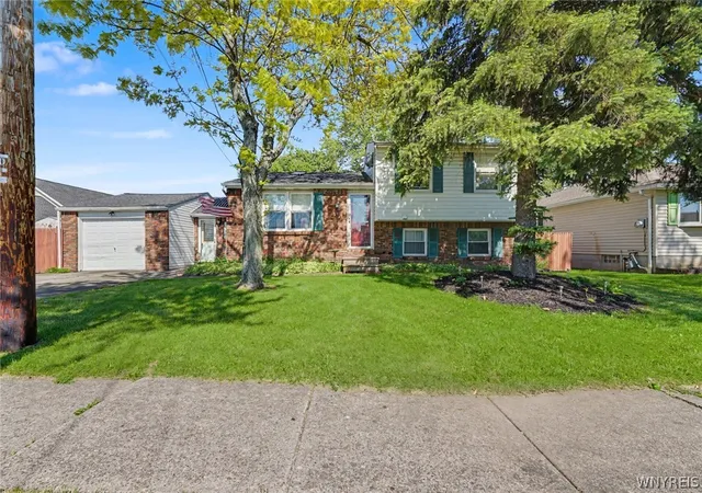 Photo 3 of Sale Pending at 233 Dean Rd, Depew, NY 14043 | MLS# B1699327 | Listing updated on 2026-08-10