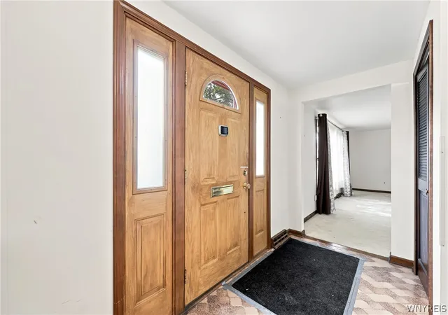 Photo 2 of Sale Pending at 115 Foxpoint W Dr, Buffalo, NY 14221 | MLS# B1700299 | Listing updated on 2026-08-12