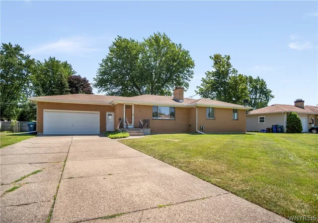 Photo 1 of Sale Pending at 154 Bellingham Dr, Buffalo, NY 14221 | MLS# B1700482 | Listing updated on 2026-08-06