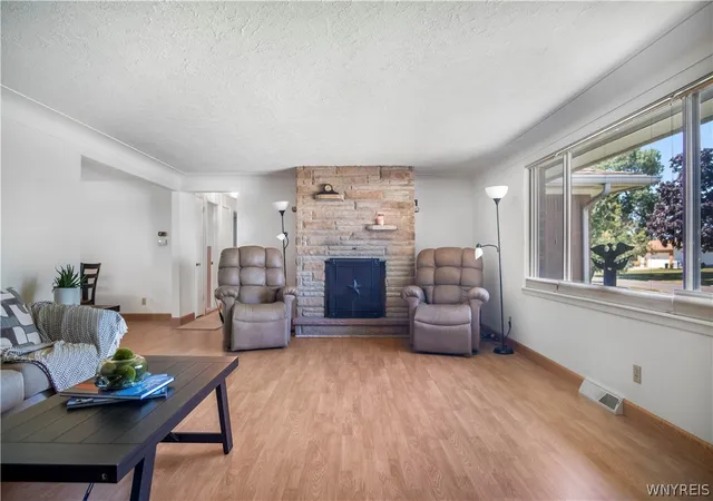Photo 4 of Sale Pending at 154 Bellingham Dr, Buffalo, NY 14221 | MLS# B1700482 | Listing updated on 2026-08-06