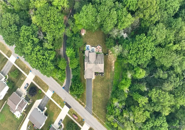Photo 4 of Sale Pending at 1634 Schoellkopf Rd, Lake View, NY 14085 | MLS# B1698779 | Listing updated on 2026-08-08