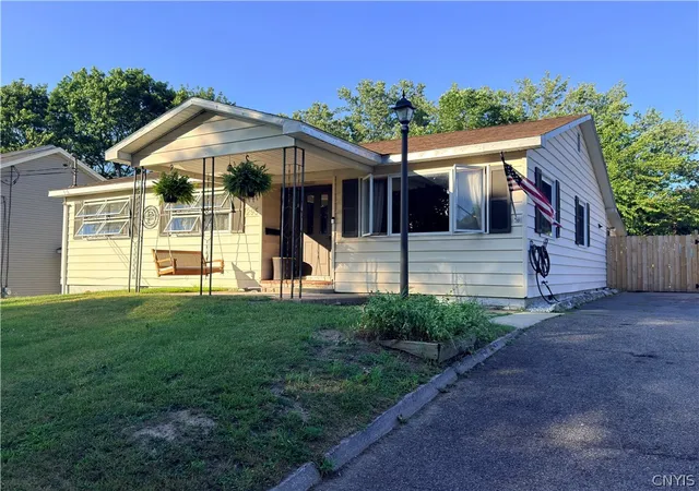 Photo 2 of Sale Pending at 295 Chestnut St, Oswego, NY 13126 | MLS# S1699739 | Listing updated on 2026-08-19