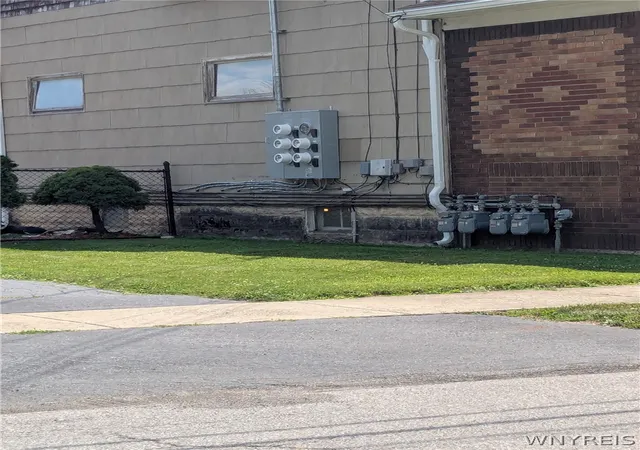 Photo 3 of Sale Pending at 229 Garland Ave, Buffalo, NY 14206 | MLS# B1695613 | Listing updated on 2026-09-09