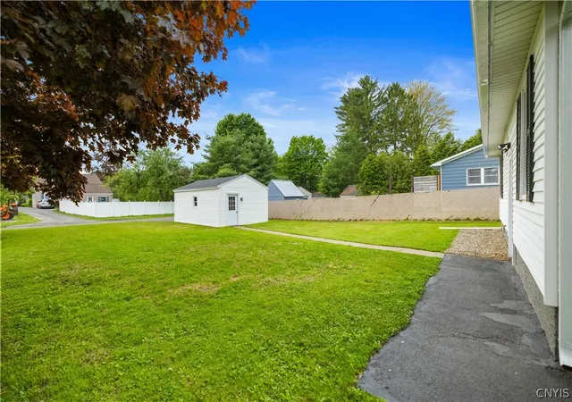 Photo 3 of Single family home for sale at 910 Mckinley Ave, Rome, NY 13440 | MLS# S1700333 | Listing updated on 2026-08-18