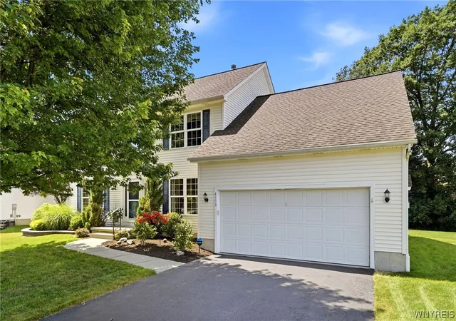 Photo 3 of Sale Pending at 4178 Foxwood Ln, Buffalo, NY 14221 | MLS# B1700549 | Listing updated on 2026-09-01