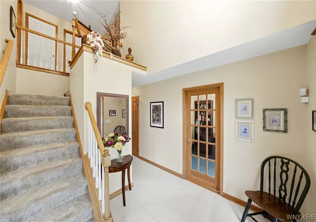 Photo 4 of Sale Pending at 4178 Foxwood Ln, Buffalo, NY 14221 | MLS# B1700549 | Listing updated on 2026-09-01