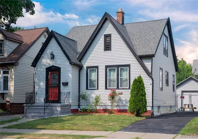 Photo 3 of Sale Pending at 295 Skillen St, Buffalo, NY 14207 | MLS# B1699266 | Listing updated on 2026-08-06
