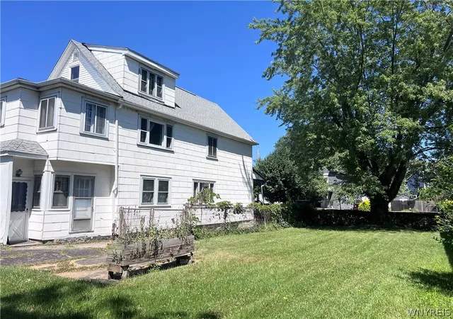 Photo 2 of Sale Pending at 240 Longnecker St, Buffalo, NY 14206 | MLS# B1700605 | Listing updated on 2026-08-31