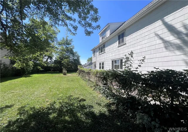 Photo 3 of Sale Pending at 240 Longnecker St, Buffalo, NY 14206 | MLS# B1700605 | Listing updated on 2026-08-31