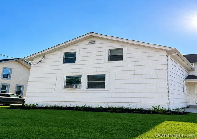 Photo 1 of Sale Pending at 271 Church St, Lockport, NY 14094 | MLS# B1700241 | Listing updated on 2026-08-31