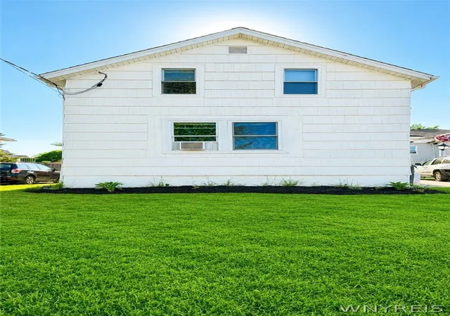 Photo 2 of Sale Pending at 271 Church St, Lockport, NY 14094 | MLS# B1700241 | Listing updated on 2026-08-31