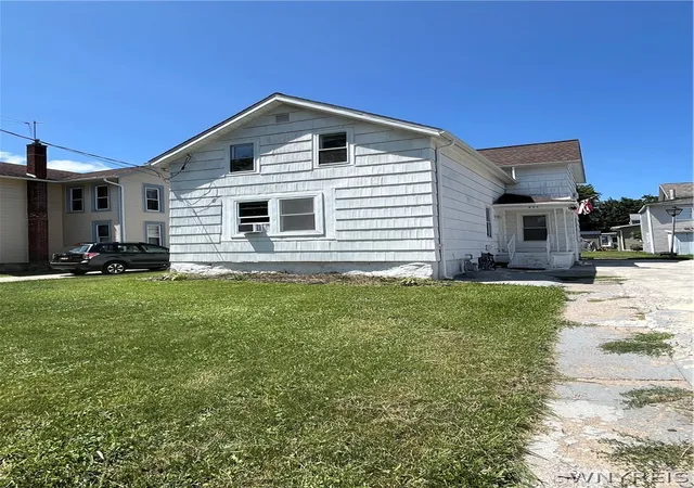 Photo 3 of Sale Pending at 271 Church St, Lockport, NY 14094 | MLS# B1700241 | Listing updated on 2026-08-31