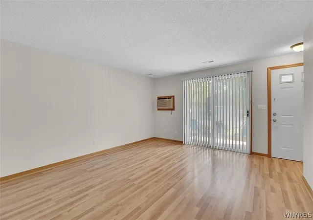 Photo 3 of Sale Pending at 11 E Sunmist Sq #E, Buffalo, NY 14228 | MLS# B1700088 | Listing updated on 2026-08-27
