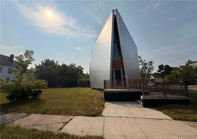 Photo 1 of Single family home for sale at 133 School St, Buffalo, NY 14213 | MLS# B1700412 | Listing updated on 2026-08-26