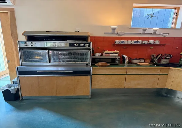 Photo 3 of Single family home for sale at 133 School St, Buffalo, NY 14213 | MLS# B1700412 | Listing updated on 2026-08-26