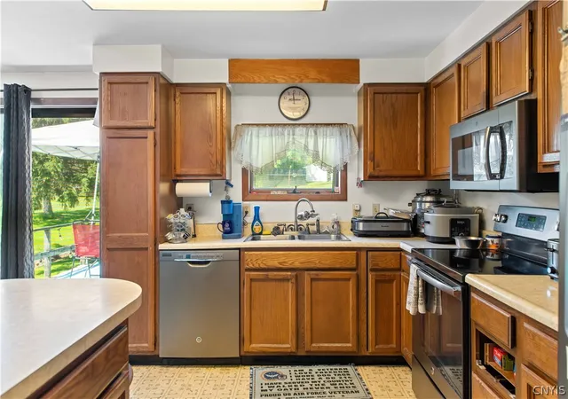 Photo 2 of Sale Pending at 455 White Ave, Fulton, NY 13069 | MLS# S1700330 | Listing updated on 2026-09-11